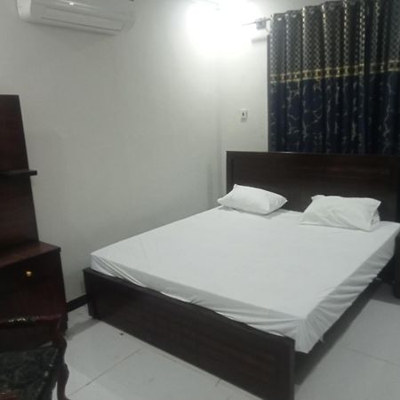 Ryazm Guest House Rawalpindi Esterno foto